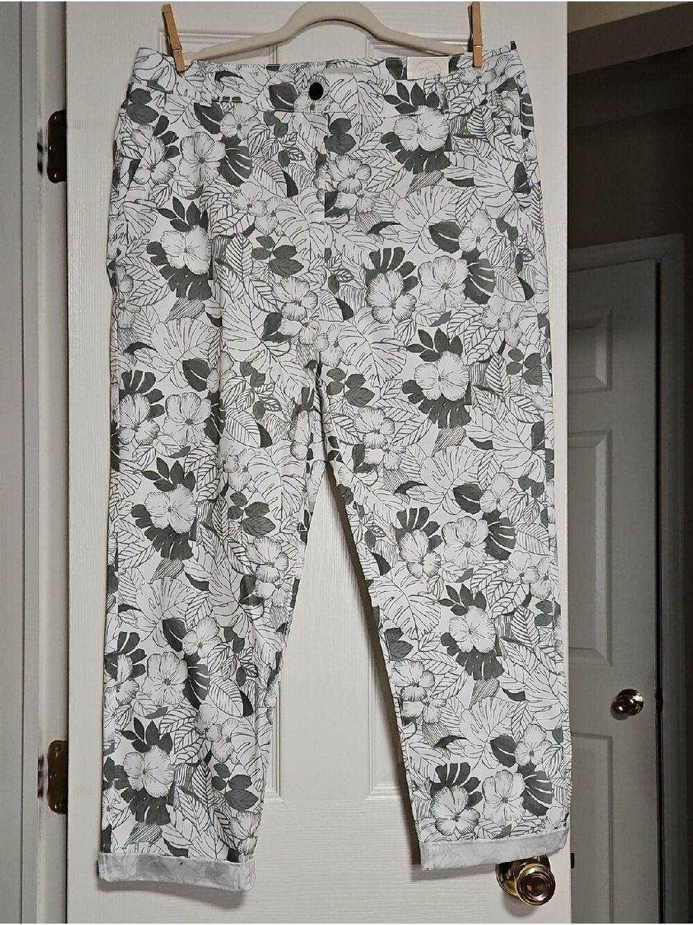 Talbots White Floral Crop Pants